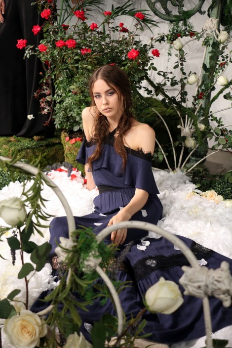 alice and olivia nyfw new york fashion week womenswear alice in wonderland @sssourabh