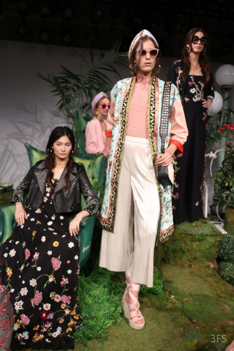 alice and olivia nyfw new york fashion week womenswear alice in wonderland @sssourabh