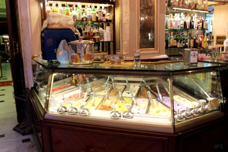 naples grancafe gambrius cafe gelato foodreview foodcritic travel nightlife italy napoli love streetoflove @sssourabh